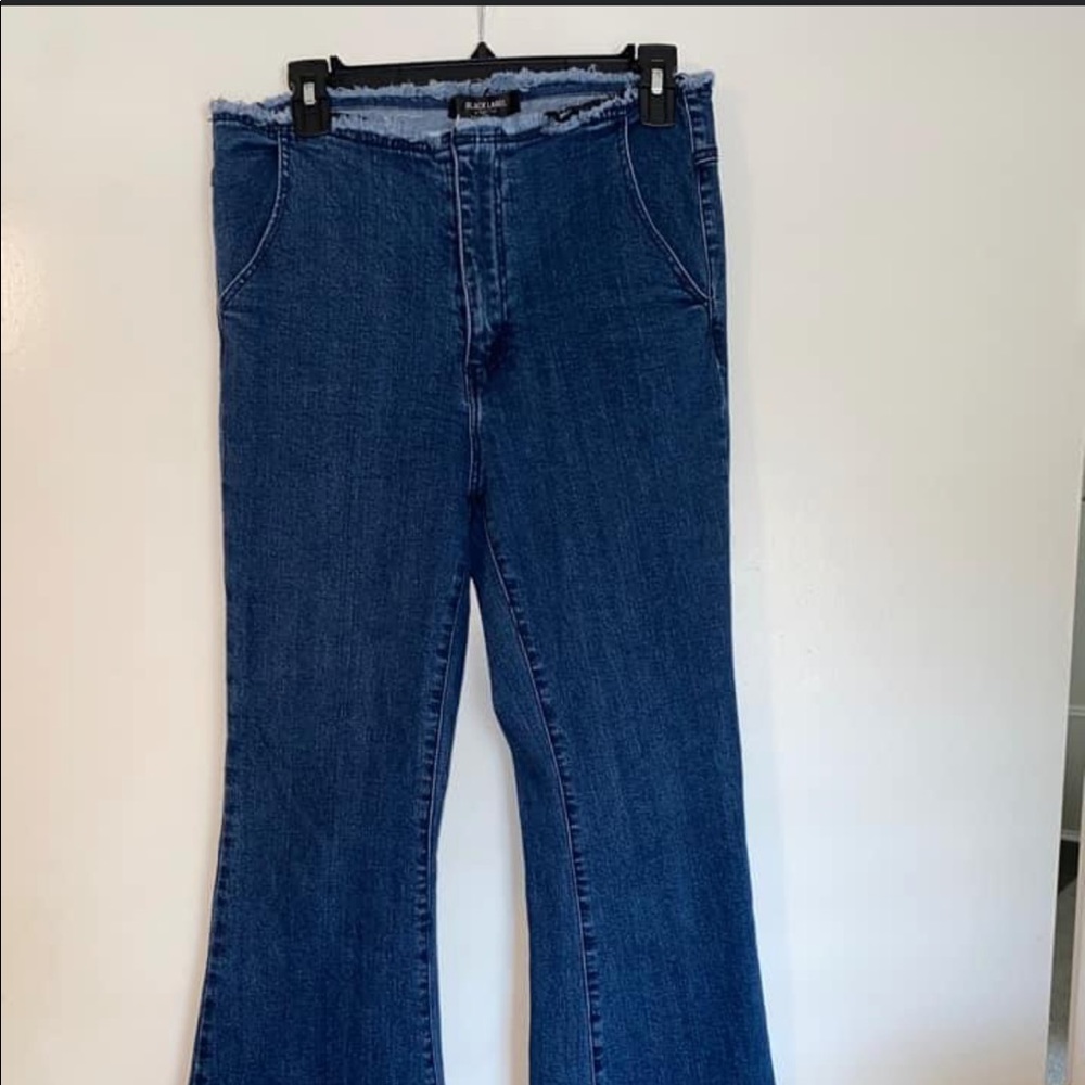 Black Label flair denim jeans
Size 9/30 mid rise, some stretch